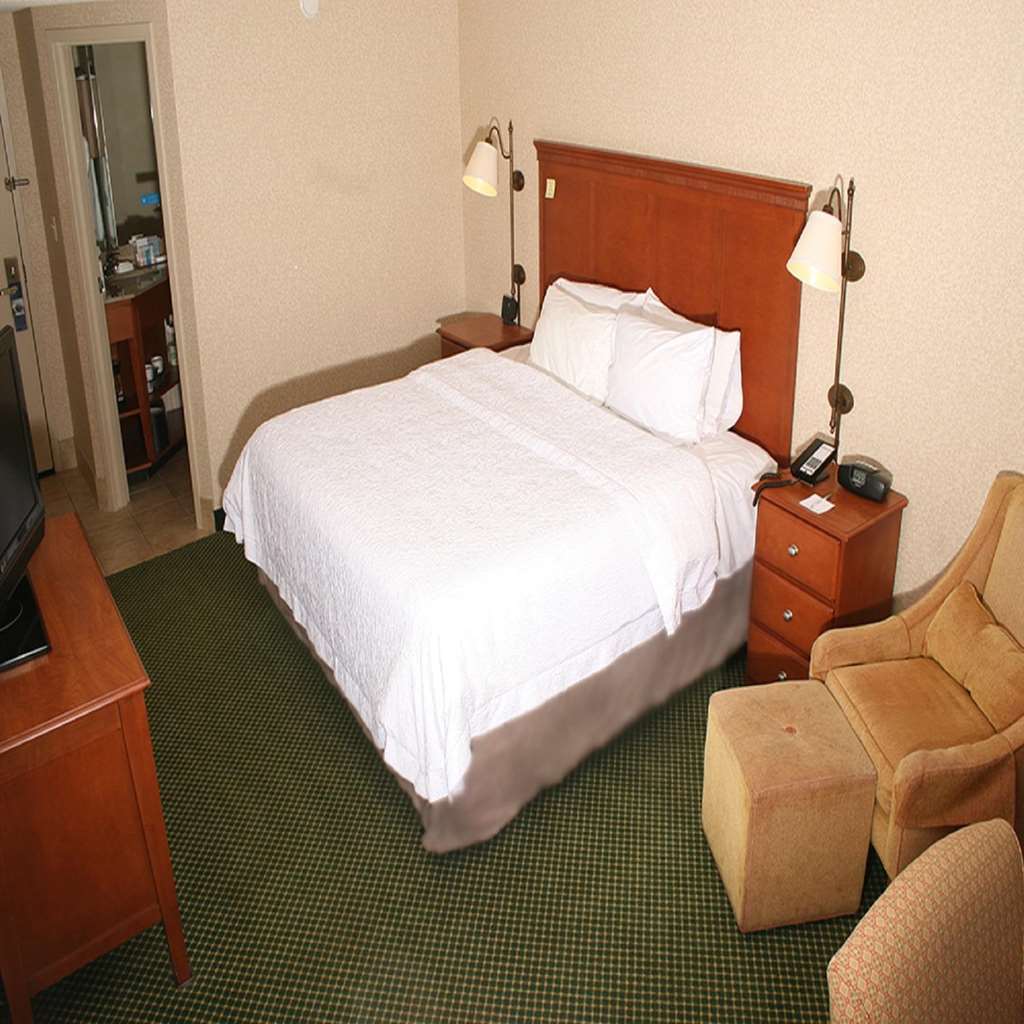 Hampton Inn Toledo-South/Maumee Room photo